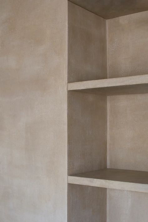 Matteo Brioni, Niche Wall, Concrete Effect Paint, Natural Clay, Clay Wall, Wall Finishes, Plaster Walls, Dream House Interior, Concrete Wall