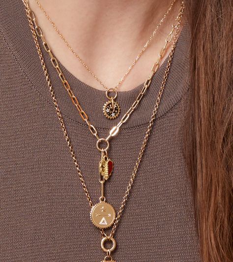 Chains Aesthetic, Classical Elements, 18k Gold Chain, 18k Gold Necklace, Clip In Extensions, Gold Necklaces, Style Crush, Enamel Jewelry, Jewelry Lover