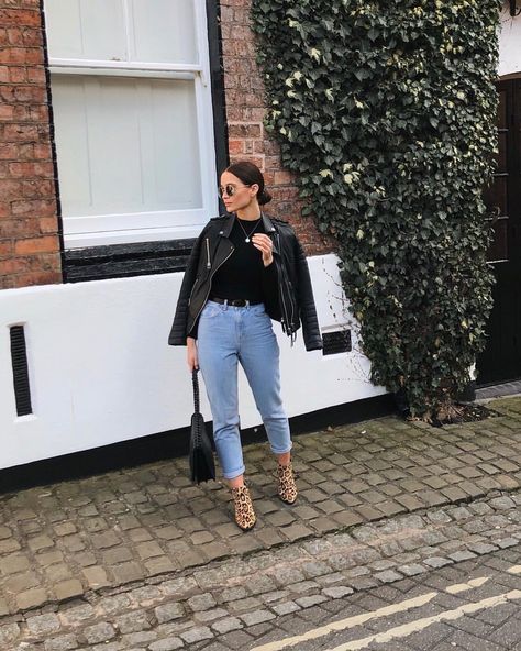 @sirigreen_ • #styleinspo #outfitideas #fabfashionkillas 💨 Lillie Grace, Lunch Outfit, Sunny Sunday, Sunday Lunch, Casual Winter Outfits, Winter Looks, Autumn Winter Fashion, Outerwear Jackets, Sunnies