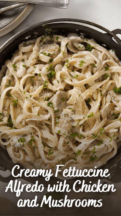 Creamy Fettuccine Alfredo with Chicken and Mushrooms - Appetizers & Entrees Best Chicken Fettuccine Alfredo, Mushrooms Appetizers, Fettuccine Alfredo With Chicken, Easy Chicken Fettuccine Alfredo, Alfredo With Chicken, Entrees Recipes, Vermicelli Pasta, Chicken Alfredo Fettuccine Recipe, Mushroom Alfredo