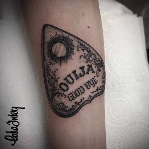 Ouija Board Planchette Tattoo, Ouija Planchette Tattoo, Ouija Board Tattoo, Planchette Tattoo, Ouija Tattoo, Gotik Tattoo, Ouija Board Planchette, American Traditional Tattoo Ideas, Traditional Tattoo Ideas