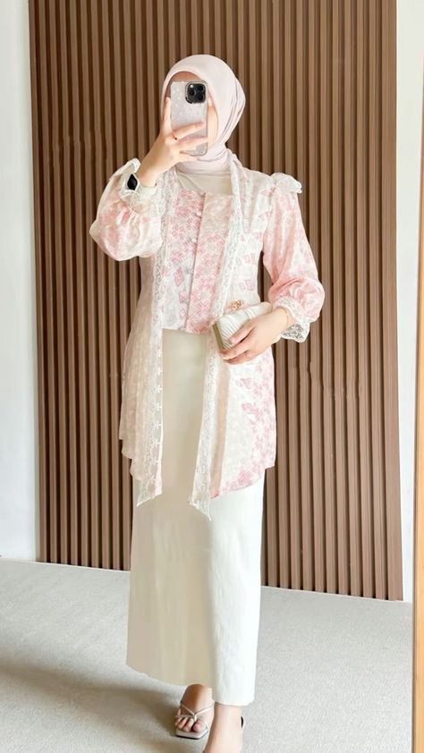 Model Kebaya Modern, Outfit Kondangan, Model Kebaya, Kebaya Modern, Hijab Ootd, Kebaya, Ootd, Pink