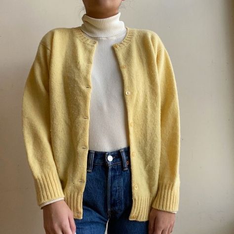 Yellow Cardigan Outfit Aesthetic, Cardigan Outfits Aesthetic, Yellow Cardigan Outfit, Cardigan Outfit Korean, Yellow Cardigan Outfits, Yellow Knitwear, Outfits With Grey Cardigan, Cardigan Outfit Aesthetic, Hufflepuff Outfit