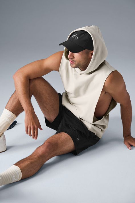 Sporty Look Men, Best Gym Outfits Men, Men Activewear Fashion, Casual Gym Outfit Men, Men Yoga Outfit, Men Workout Outfits, Alo Mens, Trendy Hoodies Men, Gym Style Mens