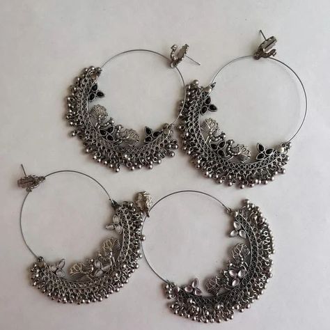 Jhumka Earrings Aesthetic, Jhumkas Designs, Classic Silver Jewelry, Desi Jewellery, Trendy Silver Jewelry, Vintage Indian Jewelry, Jhumka Designs, Indian Wedding Jewelry Sets, Aesthetic Earrings