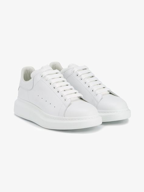 ALEXANDER MCQUEEN Oversized Sneakers. #alexandermcqueen #shoes #sneakers Alexander Mcqueen Sneakers, Mcqueen Sneakers, Versace Bags, Birkin 25, Sneaker Games, Trendy Sneakers, Fendi Bags, High End Fashion, Lv Bag