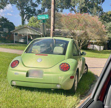 Green Vw Beetle Aesthetic, Sage Green Beetle Car, Vw Beetle Aesthetic, Green Volkswagen Beetle, Jessica Core, Pink Volkswagen Beetle, Girl Cars, Green Beetle, Volkswagen Beetle Convertible