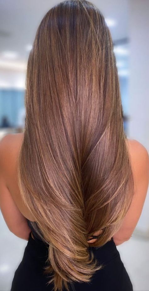 Walnut Brown Hair, Cinnamon Hair Color, Medium Bob Haircuts, 2024 Haircuts, Highlights Brunette, Straight Long Hair, Cinnamon Hair Colors, Brown Hair Trends, Cinnamon Hair