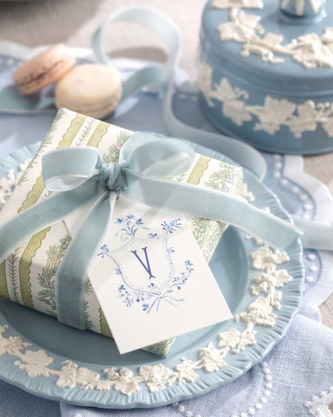 Wedgwood Queensware Plate Gift Card - Victoria Wedgewood China, Baby Blue Weddings, Grand Millennial Style, Pink Dinnerware, Victoria Magazine, Wedgwood China, Wedgewood Wedding, Weekend Fun, China Patterns