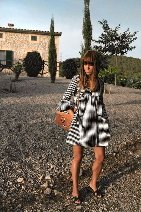 Gingham Outfit Ideas, Gingham Clothes, Gingham Dress Outfit, Kain Linen, Dress Shorts Outfit, Gingham Outfit, Ținută Casual, Gingham Dress, Gingham Print