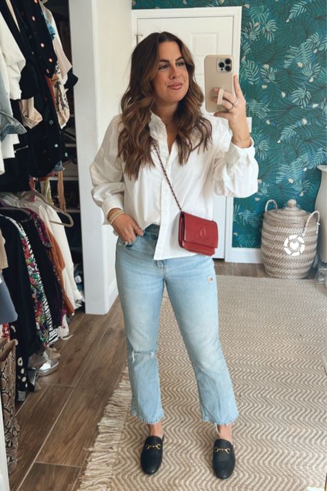 Jeans Mules Outfit, Mules Casual Outfit, Backless Mules Outfit, Fall Button Down Shirt Outfit, Womens Mules Outfit, Outfits With Mules Flats, Mule Flats Outfit, Mules Shoes Outfit Casual, Flat Mules Outfit