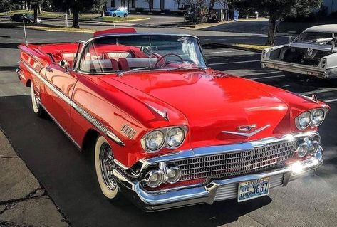 1959 Chevrolet Impala Convertible, Old Convertible Cars, Classic Impala, 58 Impala, 80s Car, Impala Convertible, Vintage Cars 1950s, Carros Retro, Old Vintage Cars