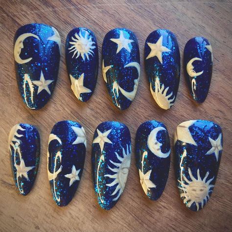 Dark Cute Nails, Whimsigoth Nails Short, Whimsigothic Nails, Whimsy Goth Nails, Vintage Nails Design, Whimsy Goth Makeup, Whimsigoth Nails, Whimsigoth Blue, Blue Whimsigoth