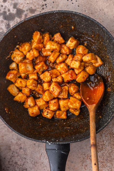 Sweet Chilli Garlic Tofu in Pan Crispy Chilli Tofu, Sweet Chilli Tofu Recipes, Chilli Garlic Tofu, Sweet Chilli Tofu, Firm Tofu Recipes, Chilli Tofu, Tofu Crispy, Garlic Tofu, Vegetable Chow Mein