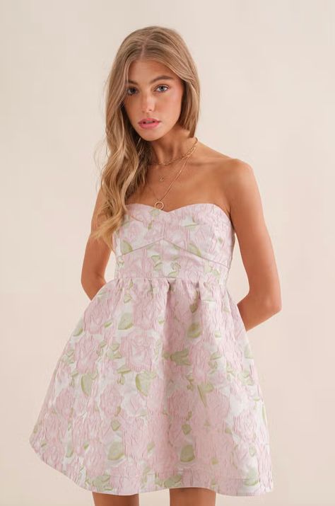 Textured Jacquard Floral Dress - Greige Goods Fit And Flare Mini Dress, Rush Outfits, Cute Formal Dresses, Charo Ruiz, Rush Dresses, Prom Dress Inspiration, Strapless Floral Dress, Formal Dresses Short, Mode Chic