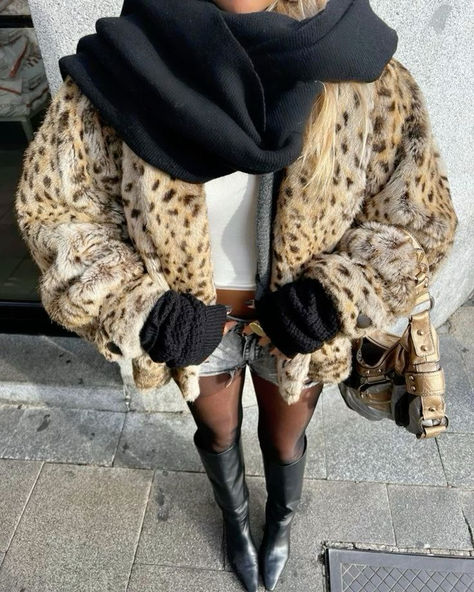 Leopard Boots Outfit, Leopard Jacket Outfit, Leopard Coat Outfit, Leopard Boots, Leopard Coat, Leopard Jacket, Leopard Scarf, Leopard Print Coat, Autumn Fits