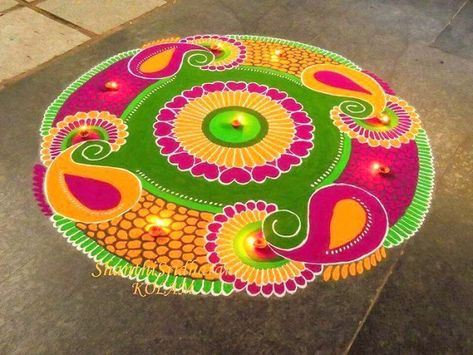 25 Best And Simple Rangoli Design For Diwali 2018 - Happy Diwali Shayari, Wish, Image, Cards And Status In Hindi 2018 Mandela Floral, Diwali Rangoli Designs Unique, Colourful Rangoli, Diwali Rangoli Designs, Rangoli Designs For Competition, Diwali Cards, Latest Rangoli, Easy Rangoli Designs Diwali, Teacher Day