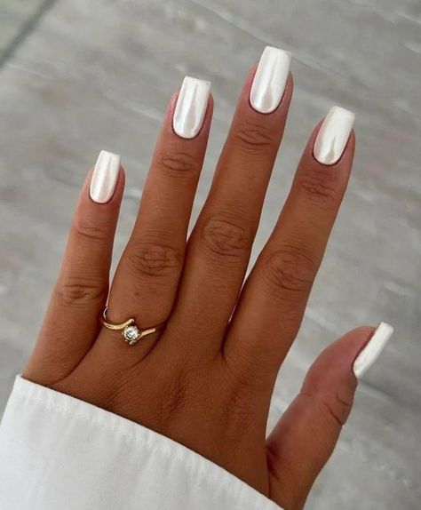 White Chrome Nails, Chrome Nail Art, Chrome Nails Designs, Graduation Nails, Latest Nail Trends, Metallic Nails, Bride Nails, White Nail, Bridal Nails