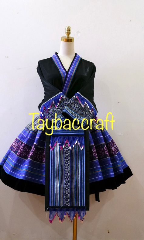 Apron Waist, Shirt Apron, Hmong Fashion, Hmong Clothes, Shirt And Skirt, Women Outfit, Good Design, Hat Sizes, Dress Clothes For Women