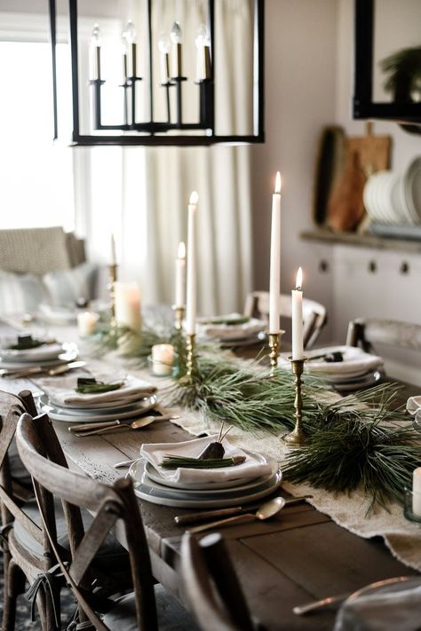 10 beautiful Christmas tablescapes from some of my favorite bloggers that will 100% inspire your holiday dining room this year! Plus - we're each sharing a few of our top entertaining tips to help you get through the season with ease! Today I've joined up with a few blogging friends to share our hol Christmas Dining Room Decor, Holiday Dining Room, A Vintage Christmas, Christmas Dining Room, Christmas Tablescape, Holiday Tablescapes, Holiday Dining, Simple Holidays, Christmas Dining