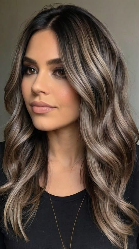 Melena Negra Reflejos Balayage: Effortless Glam ✨ Shadow Root Balayage Dark Brown, Brunette Highlights On Dark Hair, Dip Dye Hair, Black Hair With Highlights, Dip Dyed, Hair Color And Cut, Dark Roots, Dip Dye, Trendy Style