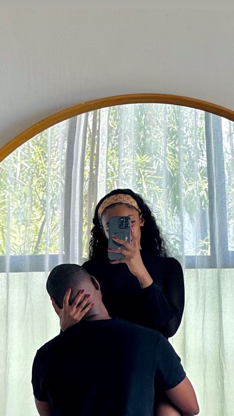 Booed Up Couples, Husband Spoiling Wife, Black Couple Vacation Pictures, Bath Couple Photoshoot, Couple Faceless Photos, Couple Poses Tall Woman, Boyfriend Faceless Aesthetic, Lowkey Pictures Couple, Black Woman Relationship