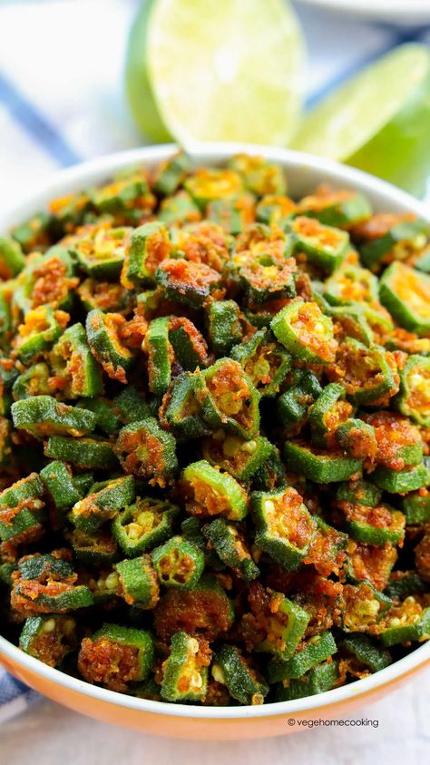 Crispy Okra Indian Style (Bhindi) – Vege home cooking Indian Okra Recipes, Indian Okra, Crispy Okra, How To Cook Okra, Okra Recipes, Vegetable Snacks, Indian Diet, Indian Cooking Recipes, Chaat Masala