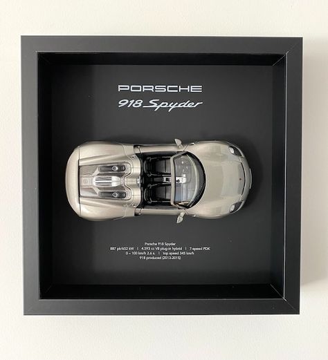 Porsche Gift Ideas, Car Enthusiast Room, Streetwear Decor, Porsche Decor, Porsche Accessories, Car Room Decor, Car Room, Car Memorabilia, Wood Car