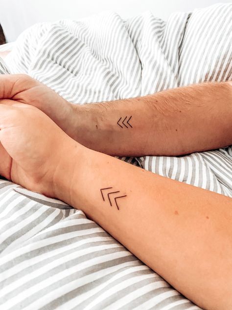 Couple Line Tattoo Ideas, Subtle Husband And Wife Tattoos, Couple Arrow Tattoo Ideas, Matching Arrow Tattoos Couple, Minimalist Tattoo Arrow, 3 Arrow Tattoo Men, Arrow Matching Tattoos, Three Arrow Tattoo, Minimalist Matching Tattoos Couple