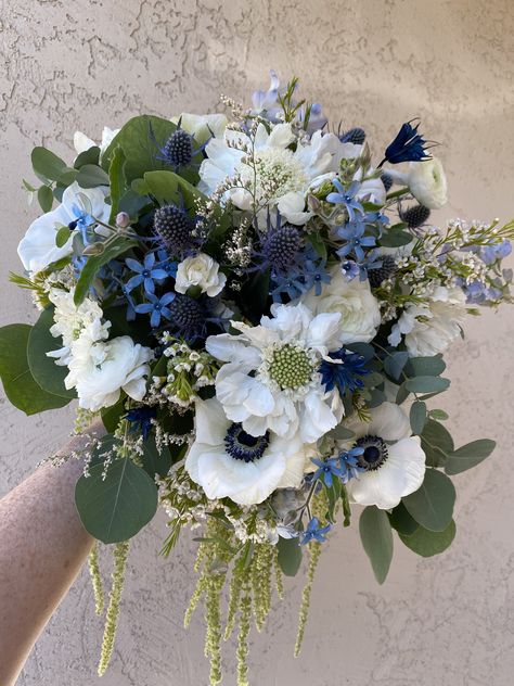 Lovely blue and white spring bridal bouquet. Navy White Bouquet, Navy And Light Blue Bouquet, White And Blue Flowers Bouquet, Real Blue Wedding Flowers, Blue Black And White Bouquet, Dark Blue And White Flowers, White And Navy Bridal Bouquet, White And Navy Blue Bouquet, Dark Blue Hydrangea Bouquet