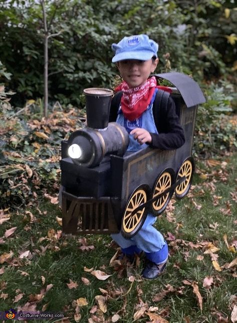 Polar Express Costume, Train Halloween Costume, Train Conductor Costume, Train Outfit, Masquerade Gala, Cardboard Train, Train Birthday Theme, Train Costume, Box Train