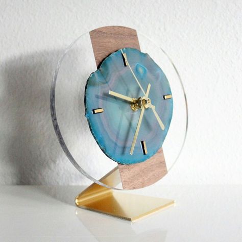 Pedicure Interior Design, Pedicure Interior, Resin Table Clock, Table Clock Design, Modern Wall Clock Design, Wall Clock Design Ideas, Photo Frame Decoration, Resin Watch, Clock Design Ideas