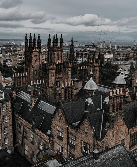 Scotland Aesthetic, Destination Voyage, Dark Academia Aesthetic, Old Buildings, City Aesthetic, Pretty Places, Travel Insurance, Travel Aesthetic, Dark Academia