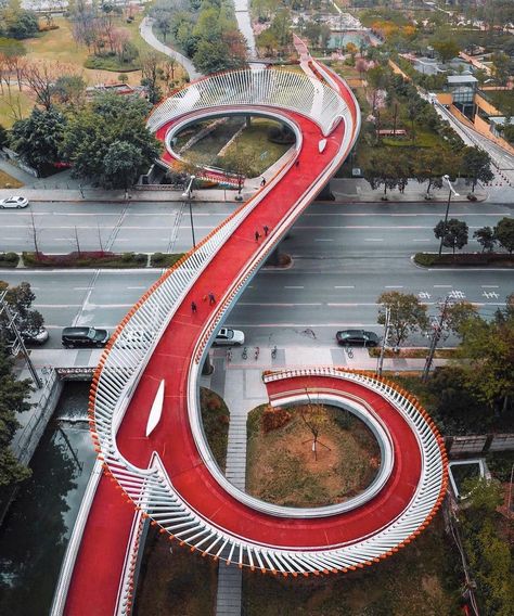 زها حديد, Bridges Architecture, Urban Landscape Design, Architectural Engineering, Parametric Architecture, Architectural Photographers, Landscape Architecture Design, Bridge Design, Pedestrian Bridge