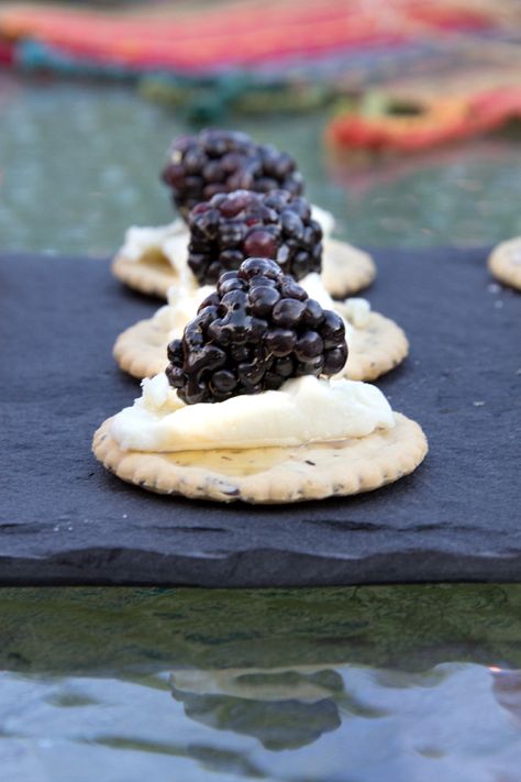 Blackberries & Goat Cheese....plus 2 more Quick Appetizers perfect for any party in under 15 minutes. #15MinuteSuppers Quick Appetizers For A Party, Expect Nothing In Return, Honey Appetizers, Appetizers For A Party, Honey Drizzle, Fruit Appetizers, Cheese Appetizer, Havarti, Delicious Appetizer Recipes