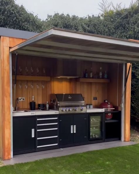 3.9M views · 35K reactions | The fold-away kitchen | Now THIS is a barbecue area 😮👏 | By LADbible | Facebook Kitchen Backyard, Bbq Shed, Bbq Gazebo, Folding Kitchen, Florida Beach House, Kitchen Goals, Bbq Ideas, Grill Area, Barbecue Area