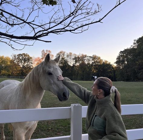 Aesthetic Horse Riding Pics, Horse Owner Aesthetic, Horse Lifestyle, Horse Girl Aesthetic, Riding Aesthetic, Horse Riding Aesthetic, Horsey Life, Horse Story, Horse Country