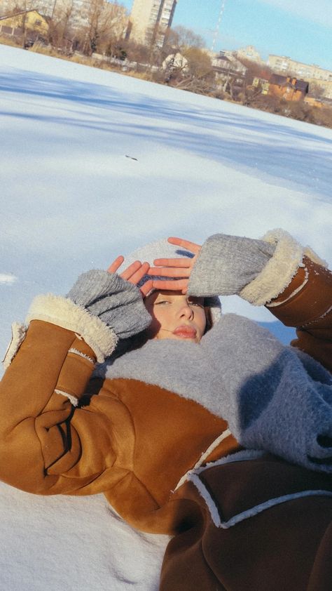 Lake ice winter model photoshoot idea Frozen Lake Photoshoot, Winter Model Photoshoot, Winter Shoot, Lake Photoshoot, Winter Model, Photoshoot Idea, Winter Photo, Frozen Lake, Photo Idea