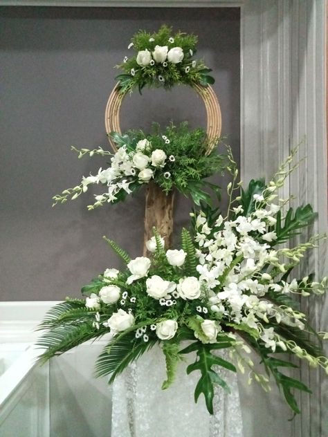 Tall Flower Arrangements, Church Altar Decorations, Tropical Flower Arrangements, Altar Arrangement, Altar Flowers, Large Flower Arrangements, Flower Arrangement Designs, Church Flower Arrangements, Creative Flower Arrangements