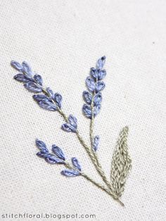 Lavanda: miniatura bordada Vintage Nakışlar, Embroidery Stitches Flowers, Sulaman Pita, Desain Tote Bag, Broderie Simple, Miniature Embroidery, Embroidery Stitches Tutorial, Hand Embroidery Projects, Hand Embroidery Flowers