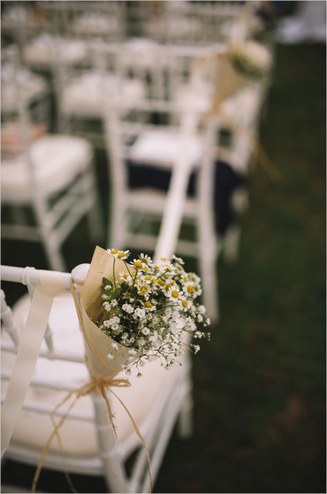 Daisy Flower Wedding Decor, Daisy Wedding Ceremony, Daisy Wedding Hair, Baby's Breath Aisle Decor, Daisy And Eucalyptus Bouquet, Daisy Wedding Arch, Daisy And Baby Breath Bouquet, Baby’s Breath Aisle, May Decorations