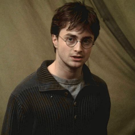 Harry James Potter 6th Year, Harry Potter 7th Year, Harry Potter 6th Year, Daniel Harry Potter, Harry Potter 6, Ron Weasley Hermione Granger, Daniel Radcliffe Harry Potter, Harry Potter Icons, Harry Potter Gif