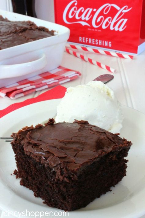 CopyCat Cracker Barrel Coke Cake Recipe - CincyShopper Coke Cake Recipe, Coke Cake, Copycat Cracker Barrel, Cracker Barrel Recipes, Coca Cola Cake, Cola Cake, Cracker Barrel, Piece Of Cake, Yummy Sweets