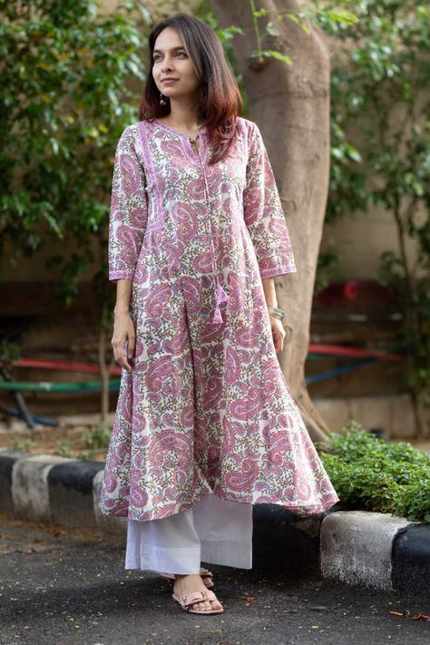 A Line Kurti Designs, Printed Kurti Designs, A Line Kurti, Stylish Kurtis Design, Kurta Patterns, Anarkali Dress Pattern, Simple Kurta Designs, Designer Kurti Patterns, Simple Kurti Designs