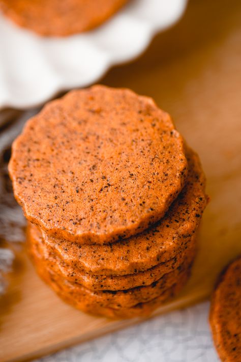 Thai Tea Baking, Thai Tea Shortbread Cookies, Thai Tea Cookies Recipe, Thai Bread Recipes, Tea Baked Goods, Thai Tea Brownies, Tea Flavored Cookies, Asian Inspired Cookies, Tea Flavored Desserts