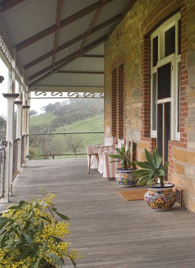 Country House Verandah, Country Cottage Australia, Australian Homestead Interior, Australian Country Cottage, Country Homes Australia, Country Homesteads Australia, Old Australian Country Houses, Country Australian Homes, Old Australian Houses