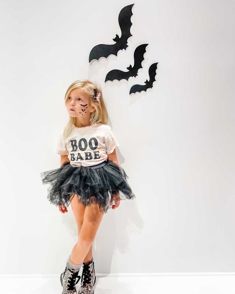 Pastel Halloween Outfit, Halloween Photoshoot Kids, Kids Halloween Photoshoot, Boo Photoshoot, Batgirl Halloween, Batgirl Halloween Costume, Halloween Outfits For Kids, Halloween Collar, Girls Halloween Outfits