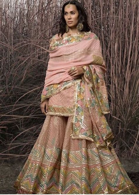 Dress Indian Style Party Wear, Harpreet And Rimple Narula, Dresses Indian Designer, Sharara Designs, Heavy Dresses, Pakistani Dresses Casual, Indian Bridal Dress, Simple Pakistani Dresses, Beautiful Dress Designs