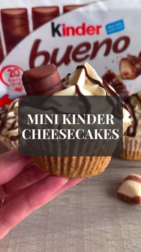 MINI KINDER CHEESECAKES 😍😋 Have you tried this amazing recipe so far? It's DELICIOUS 🔥 Huge shoutout to our friend @fitwafflekitchen for this idea! 👩‍🍳 INGREDIENTS  🎨 Base: -150g Digestive biscuits, finely crushed -60g unsalted butter, melted Cheesecake: -250ml double cream, cold -350g cream cheese -100g icing sugar -100g Kinder chocolate, melted and cooled slightly Topping: -Whipped cream -Melted chocolate or Nutella -9 Kinder Bueno chunks STEPS 1️⃣2️⃣3️⃣ 1. Crush 150g Digestive biscuit Mini Cheesecake Recipes, Double Cream, Digestive Biscuits, Melted Chocolate, Mini Cheesecakes, Icing Sugar, Have You Tried, Cheesecake Recipes, Unsalted Butter