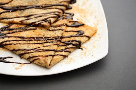 If you're searching for a spectacular dinner party dish to serve, try these amazing griddle crepes. Theyre great for any time during the day! Crepes Photography, Cinnamon French Toast Recipe, French Toast Recipe Cinnamon, Dinner Party Dishes, Chocolate Crepes, Blackstone Grill, Sweet Breakfast Treats, Overnight French Toast, Griddle Recipes